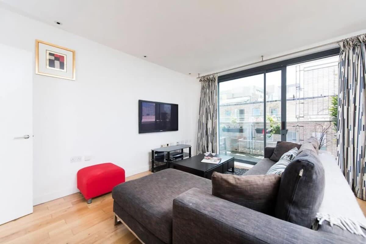 Modern 2 Bed Apartment W Balcony In London Exteriör bild