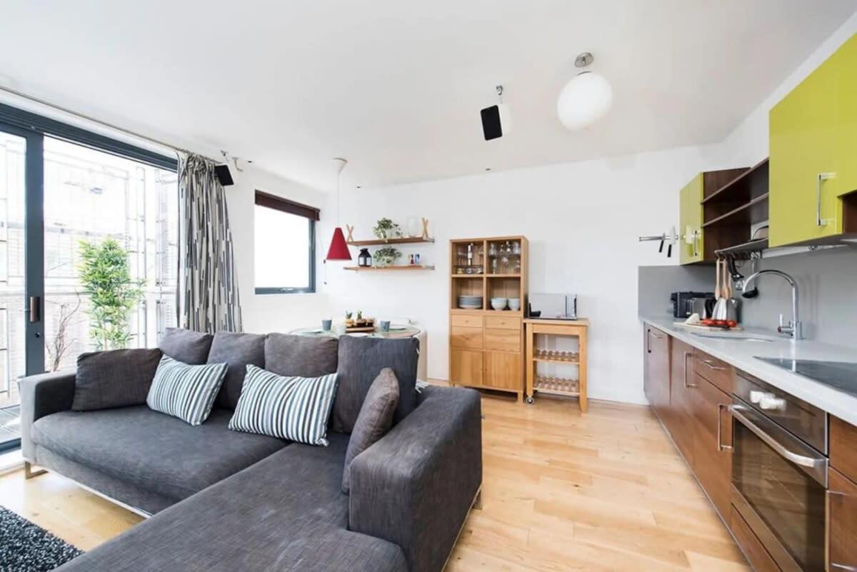 Modern 2 Bed Apartment W Balcony In London Exteriör bild